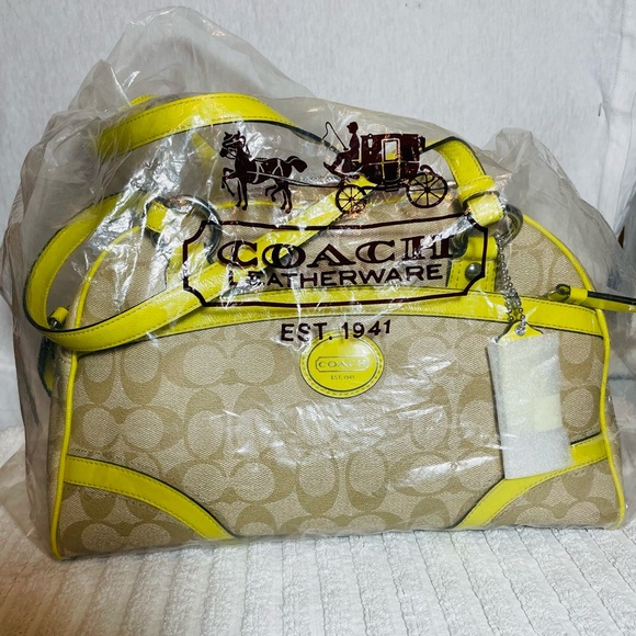 Authentic Coach Purse - Picture 4 of 4